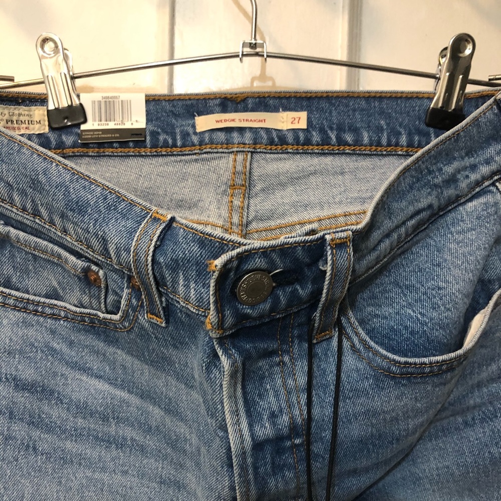 Levi’s Wedgie Straight Size 27